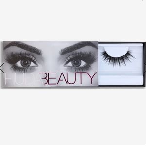 Huda Beauty faux mink lashes #13